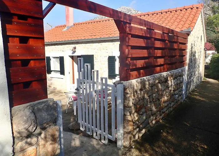 In Starigrad-paklenica 40978