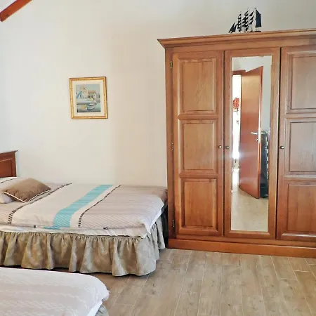 Nyaraló In Starigrad-paklenica 40978 Starigrad-Paklenica